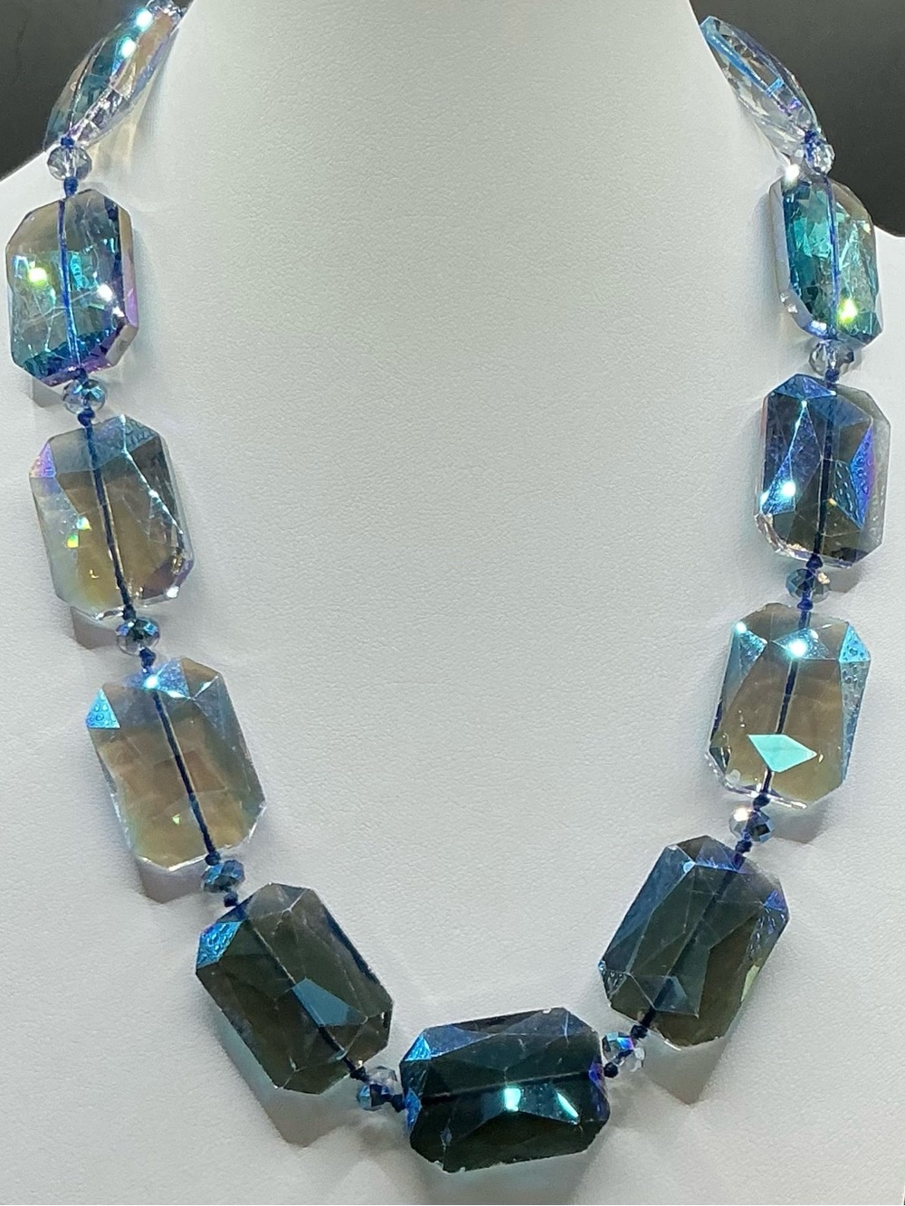 LESLIE DANZIS BLUE IRRIDESCENT FACETED LARGE BEAD NECKLACE
